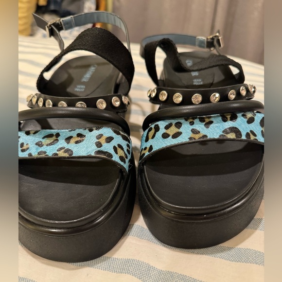 Italian platform sandals size 38 (7.5 US) never been worn before. - Picture 3 of 5